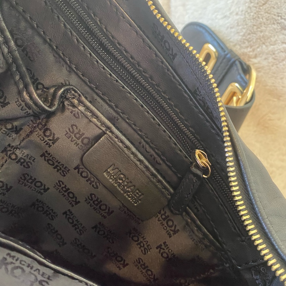 Michael Kors Leather Purse with Gold tone Hardware - Picture 7 of 8